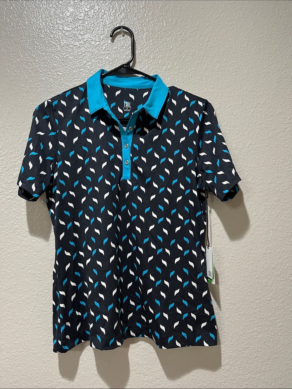 Tail Black Golf Polo with Teal White Leaf Pattern Sz S Activewear TC0185